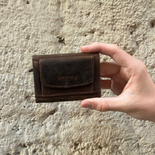 Porte monnaie en cuir de la marque Kaszer disponible à Montpellier