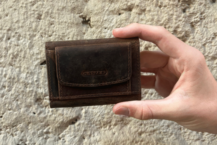 Porte monnaie en cuir de la marque Kaszer disponible à Montpellier