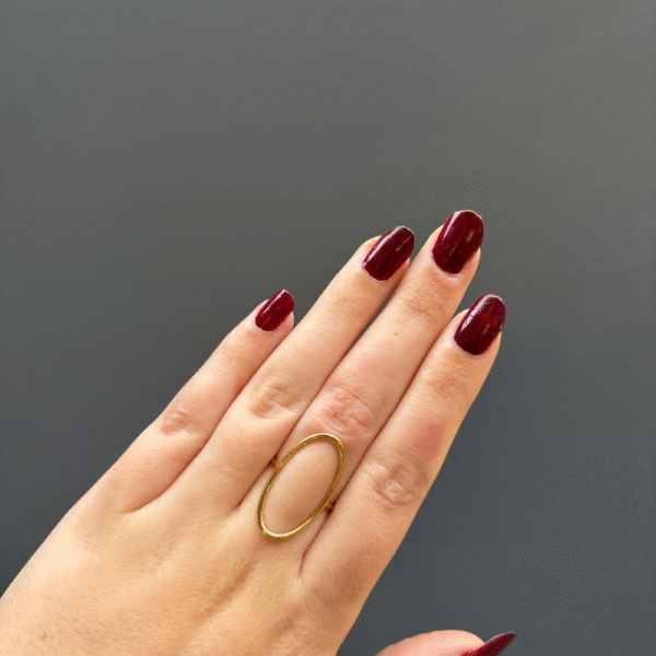 Bague dorée ovale ajourée réglable en acier inoxydable – bijou Montpellier