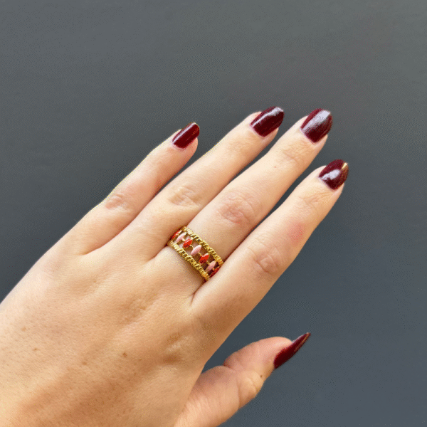 Bague dorée réglable en acier inoxydable avec résine rose et rouge – bijou Montpellier