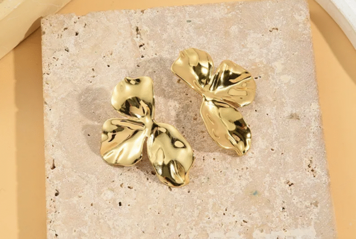 Boucles d’oreilles ondulées en acier inoxydable finition argentée