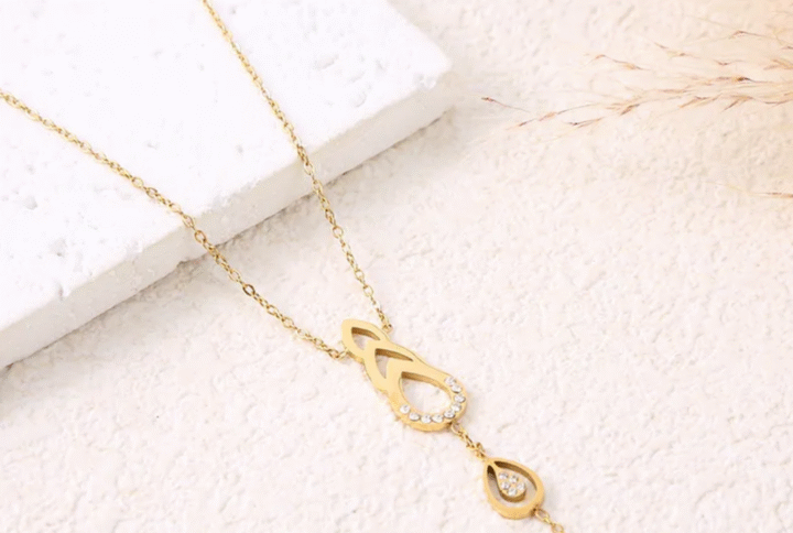 Collier femme en acier inoxydable doré avec zirconiums