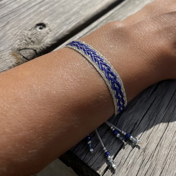 bracelet tissé artisanal soie bleu minimaliste or argent ajustable perles argent 925
