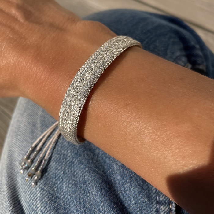 bracelet tissé artisanal fil de soie argent ajustable