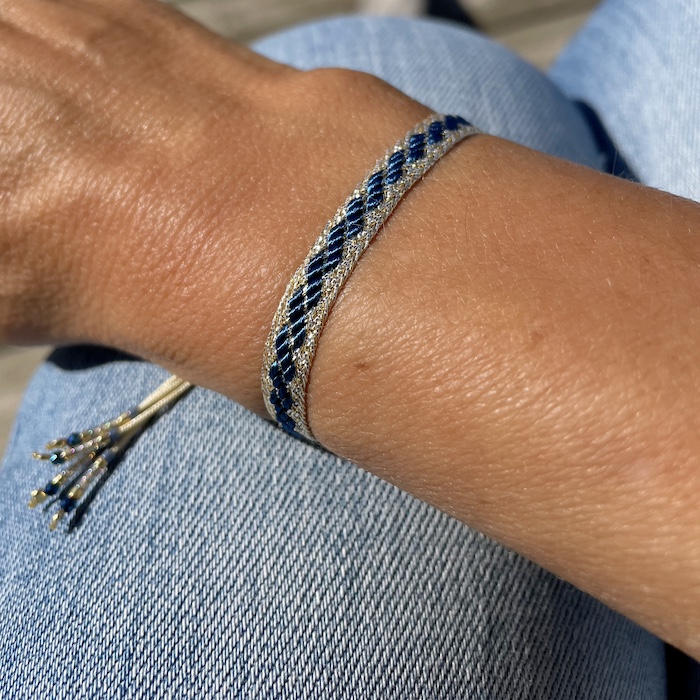 bracelet tissé artisanal soie bleu acier or argent ajustable avec perles argent 925