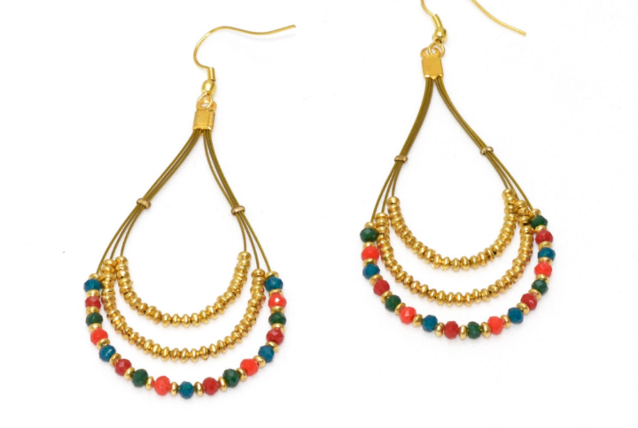 Boucles d’oreilles Isis multicolores en perles de verre facettées Nataraj Collection