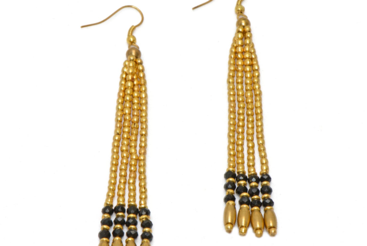 Boucles d’oreilles pendantes Twyla noires Nataraj Collection